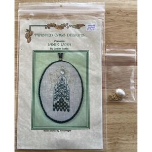 Twisted Oaks Designs ~ Jamie Lynn Angel ornament cross stitch pattern & Bead Pak